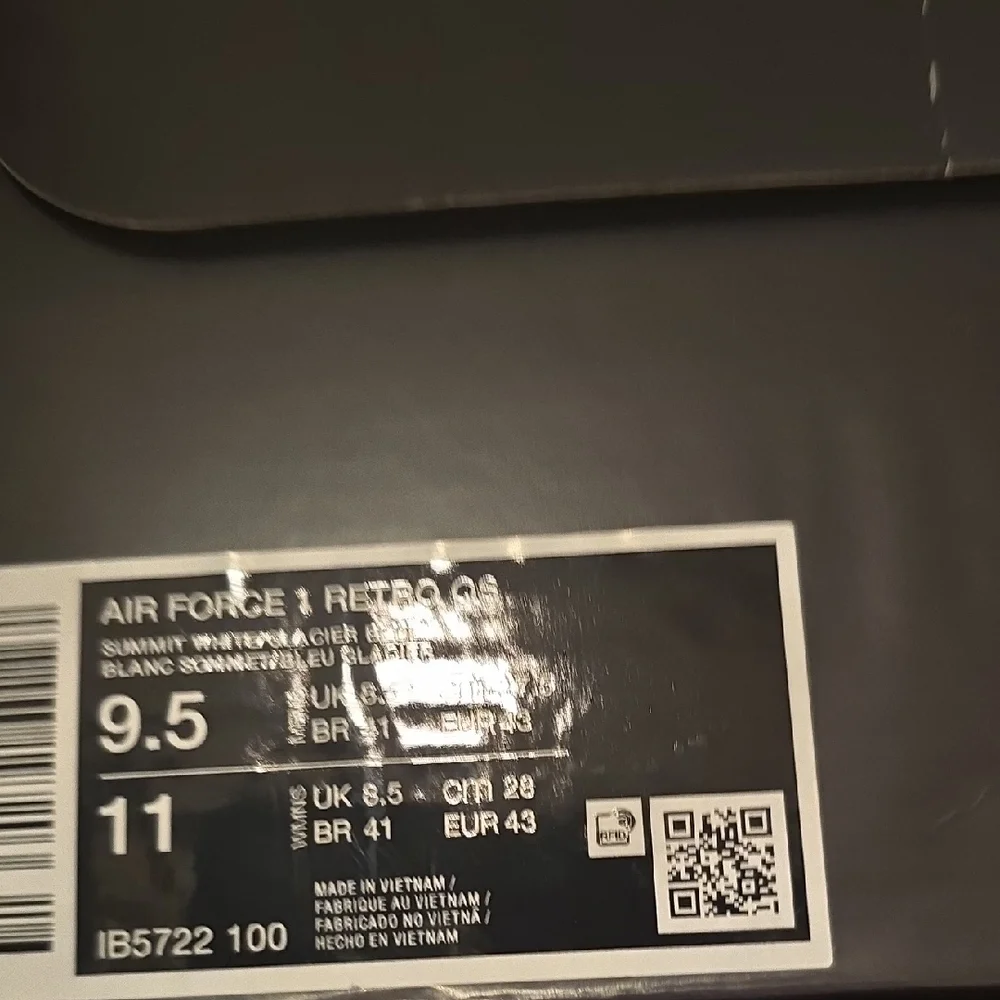 Nike Cream and Tan Athletic Shoes with Blue Accents - Picture 5 of 5